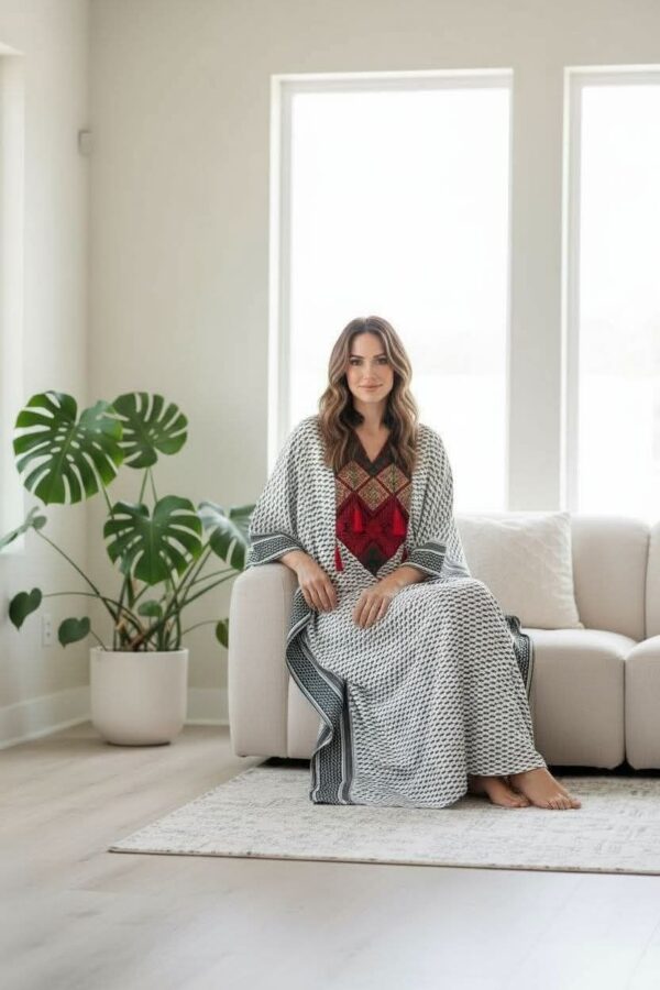 Kaftan / Jalabiya Maxi em Jacquard com Bordado Tribal — Branco e Preto