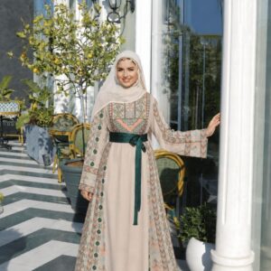 Thobe / Vestido Palestino Tradicional com Bordado Tatreez — Bege e Verde