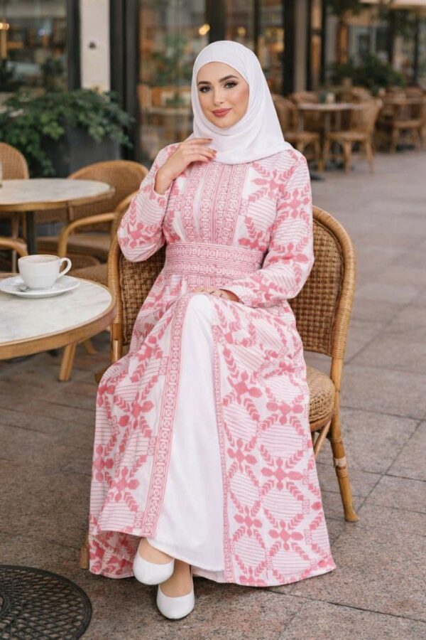 Vestido Abaya em Crepe Saudita com Bordado de Ramificações e Flores