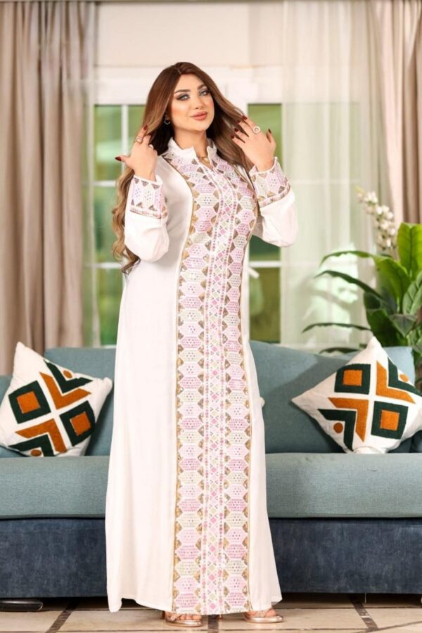 Vestido Abaya em Crepe Egípcio com Bordado Artesanal em Linha e Paetês
