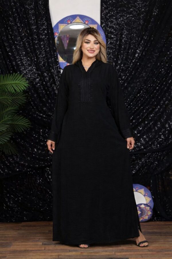 Vestido Abaya em Crepe Egípcio com Bordado Ornamental Clássico