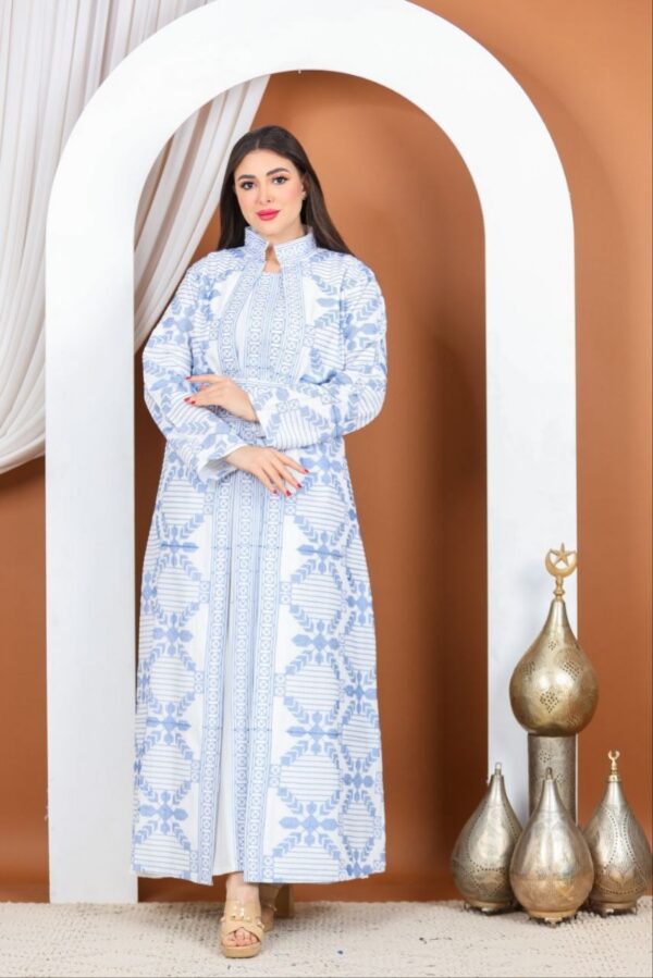 Vestido Abaya em Crepe Saudita com Bordado de Ramificações e Flores