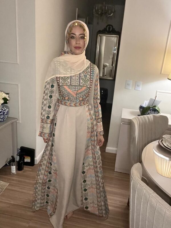 Thobe / Vestido Palestino Tradicional com Bordado Tatreez — Bege e Verde