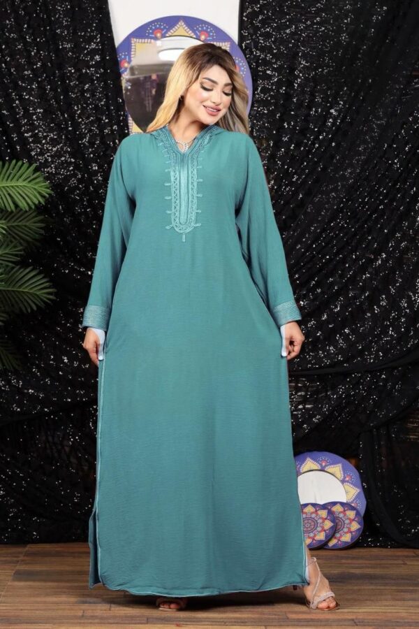 Vestido Abaya em Crepe Egípcio com Bordado Ornamental Clássico